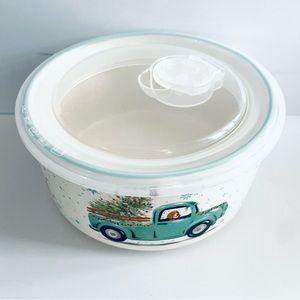 The Pioneer woman ceramic bowl with lid